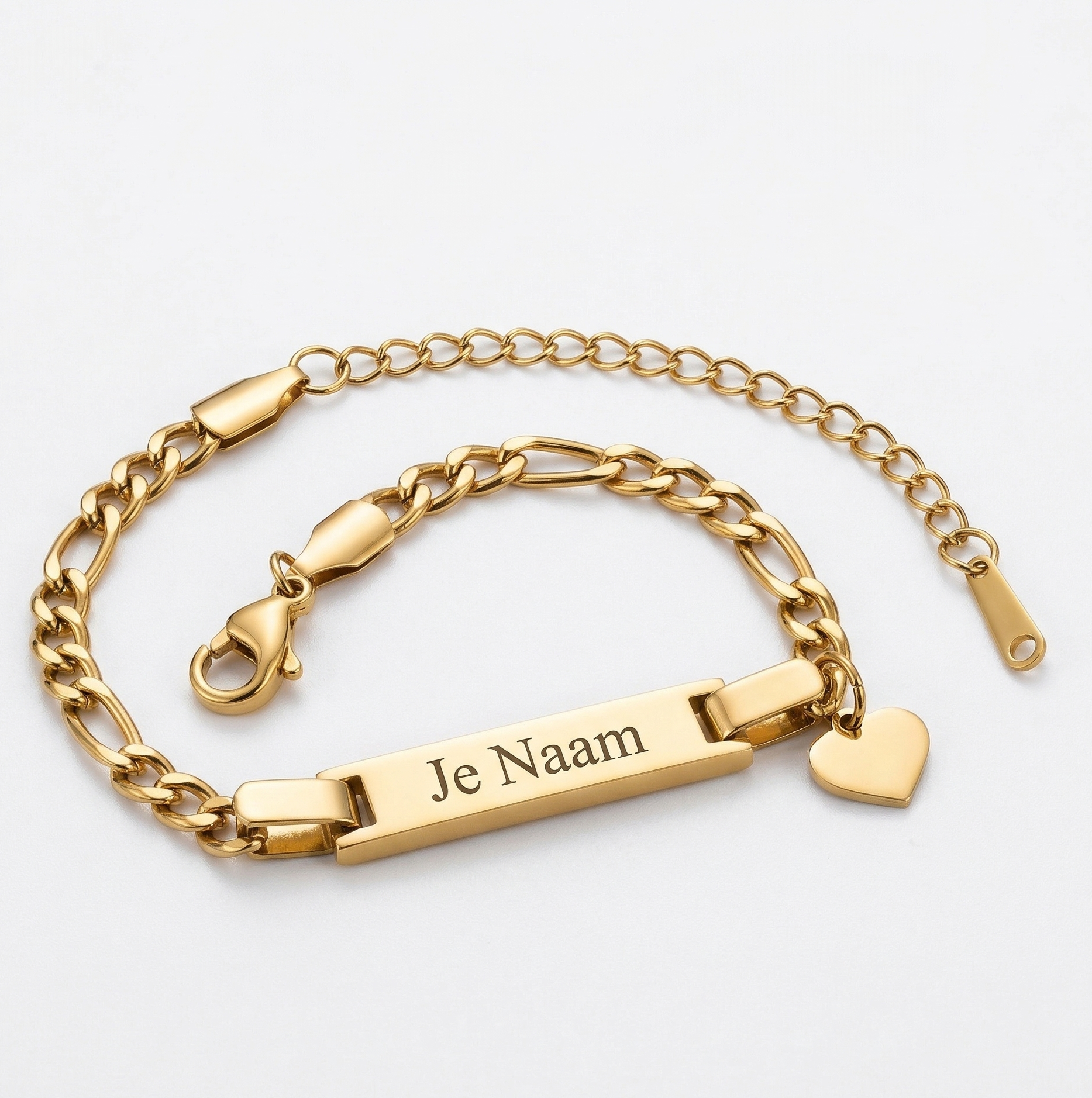 Armband - gepersonaliseerd - goudkleurig - met hartbedel - gebogen naamplaatje - schakelarmband - verstelbaar