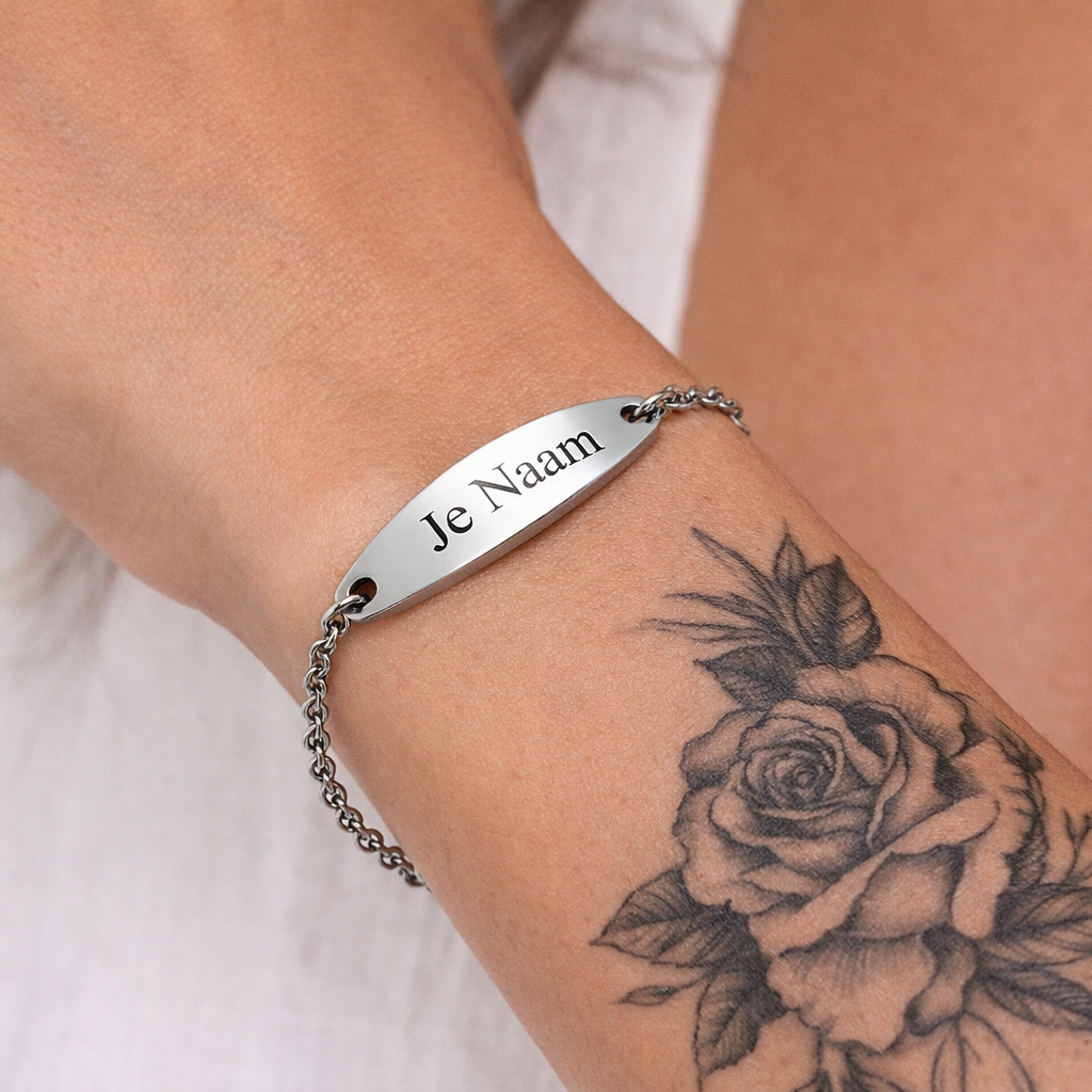Armband - gepersonaliseerd - zilverkleurig - met ovaal naamplaatje - schakelarmband - verstelbaar