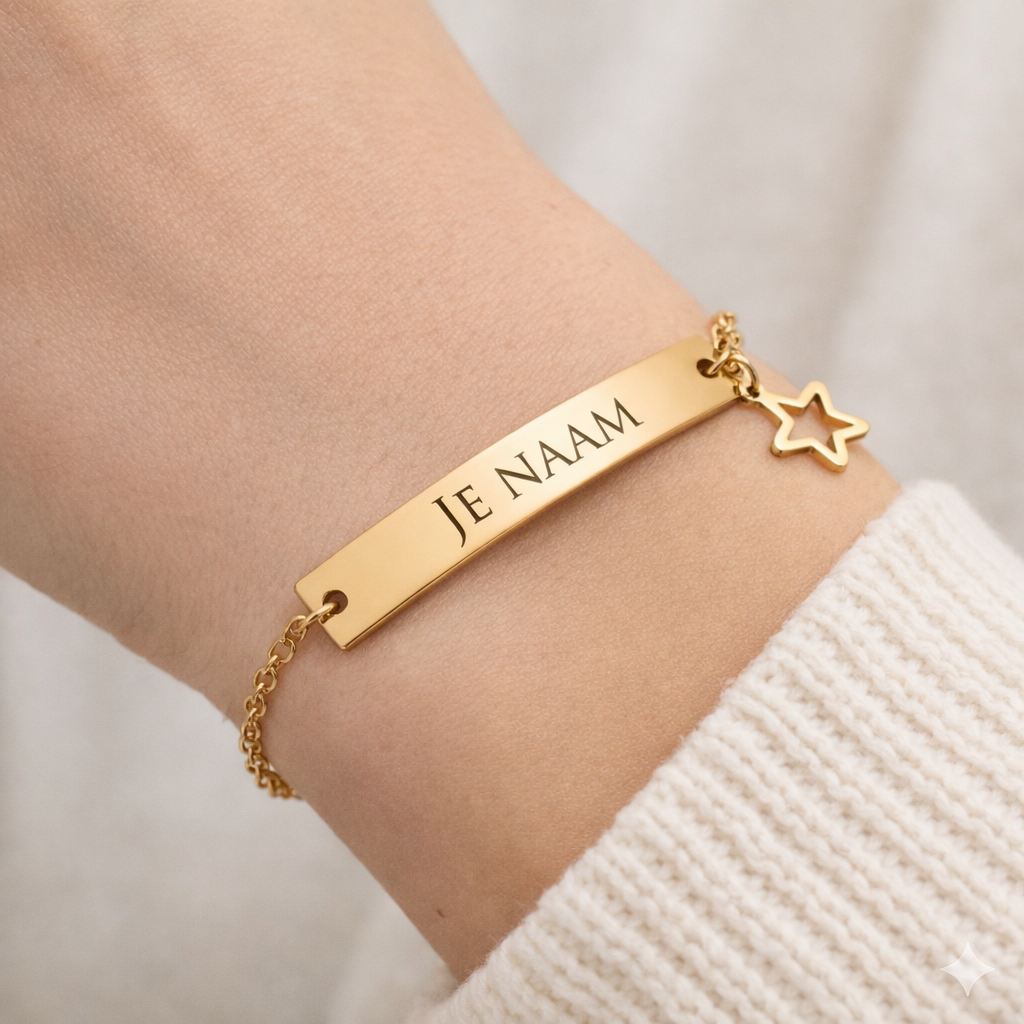 Goudkleurige armband met naamgravure en sterbedel – verstelbaar