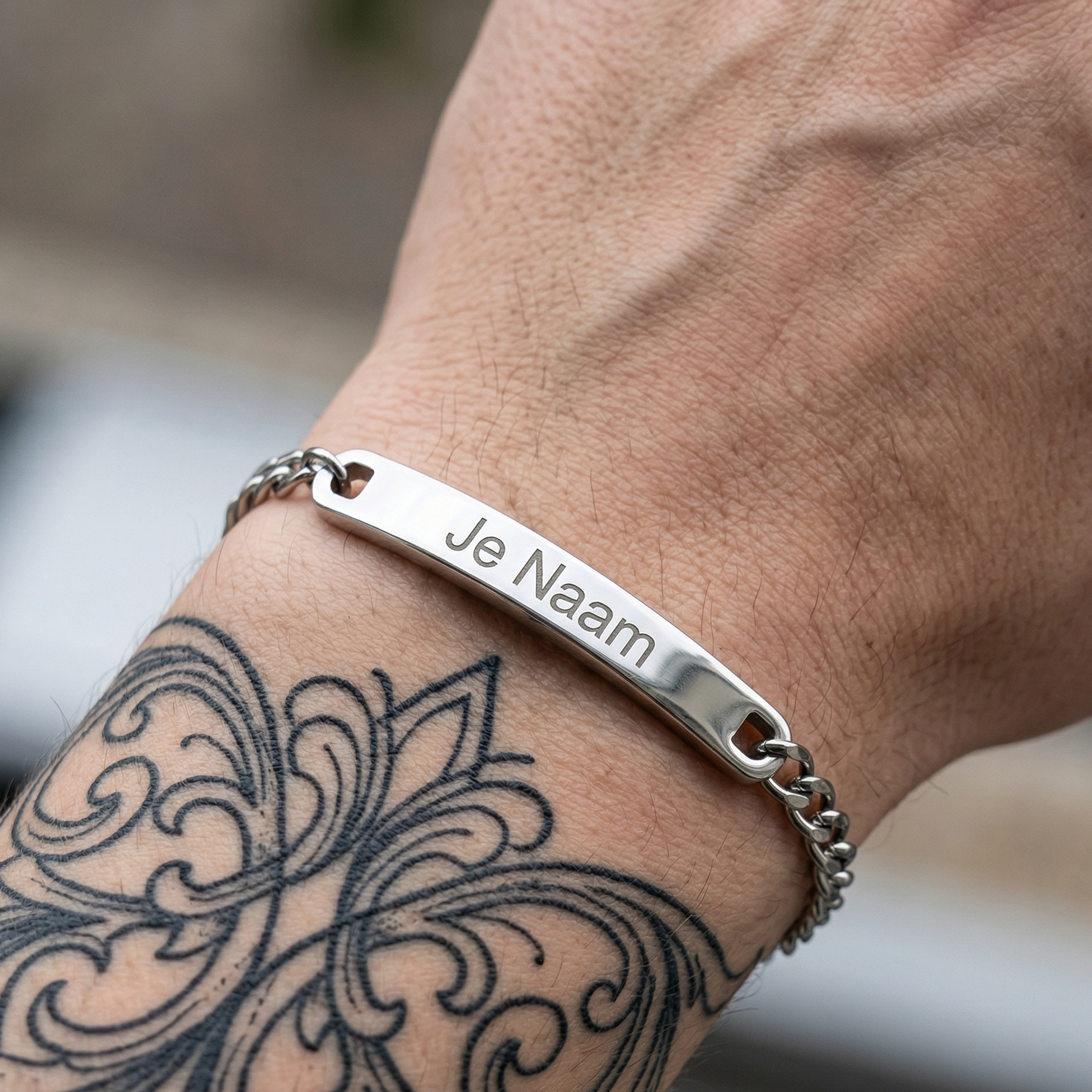 Gepersonaliseerde schakelarmband met naamgravure - zilverkleurig