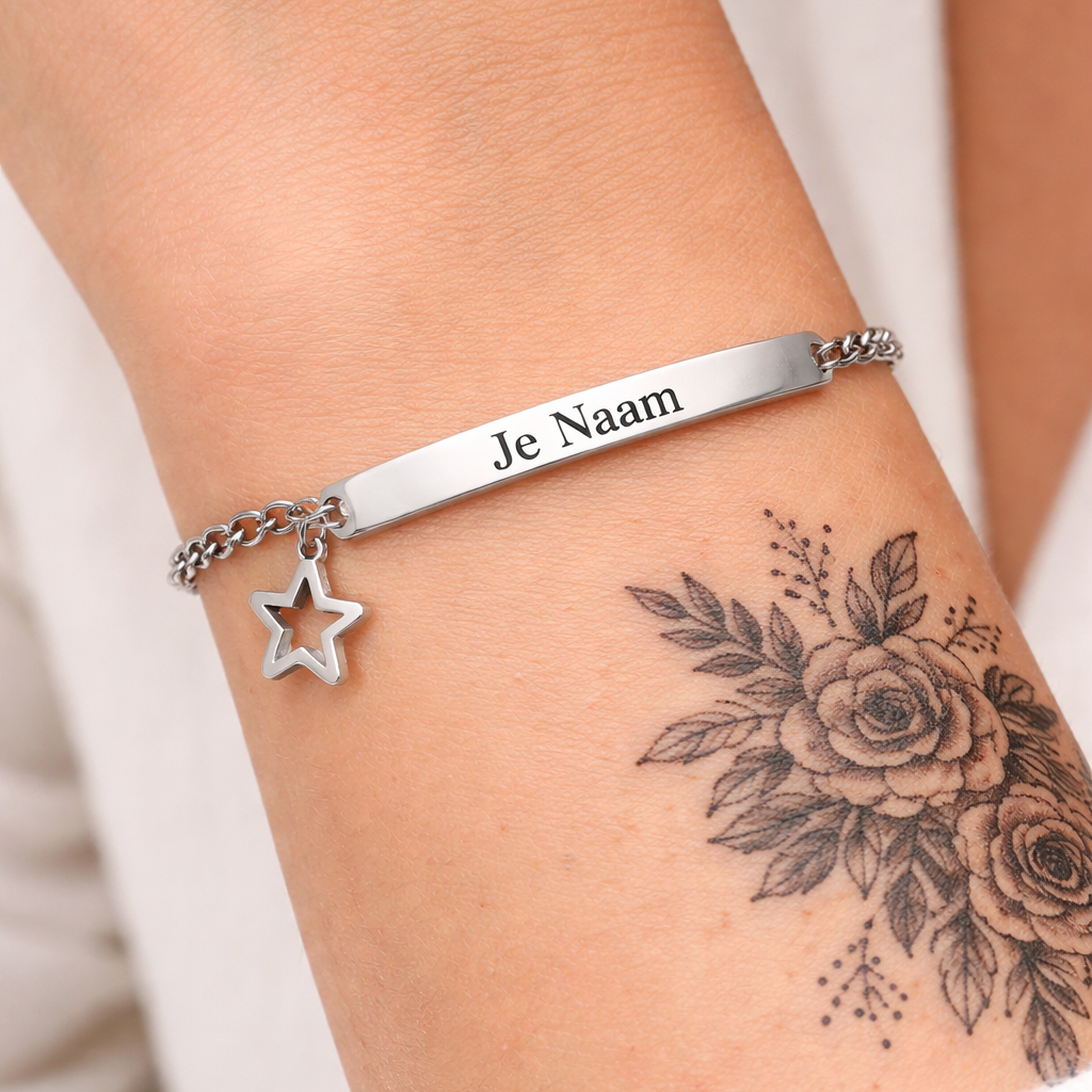 Gepersonaliseerde armband met naamgravure en sterbedel - zilverkleurig