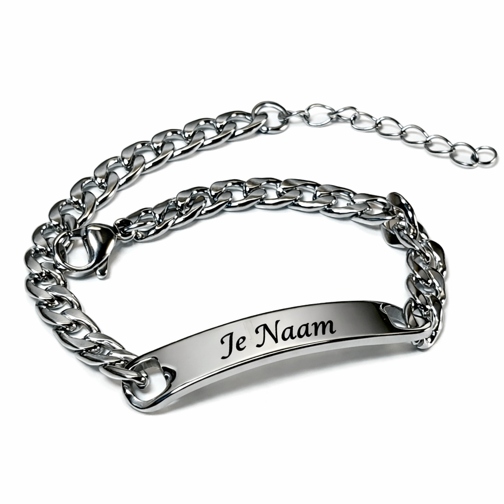 Gepersonaliseerde schakelarmband met naamgravure - zilverkleurig en krachtig design