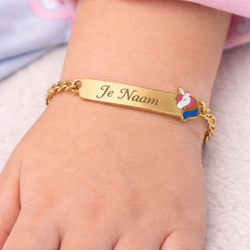 Gepersonaliseerde kinderarmband met naamgravure en eenhoorn bedel - goudkleurig