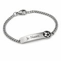 Gepersonaliseerde kinderarmband met naamgravure en voetbal detail - zilverkleurig