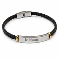 Gepersonaliseerde zwarte armband met zilverkleurige naamplaat en goudkleurige accenten - verfijnd design