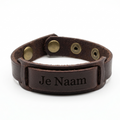 Gepersonaliseerde leren armband van echt leer - donkerbruin - met naamgravure en verstelbare drukknoopsluiting