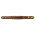 Gepersonaliseerde bruine leren armband van echt leer met naamgravure en drukknoopsluiting