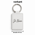 Gepersonaliseerde Sleutelhanger met Naam – Witte Kunstleren Sleutelhanger – Rechthoekig – Gravure Voor- en Achterkant – Contactgegevens – Autosleutelhanger – 40 mm – Persoonlijk Cadeau