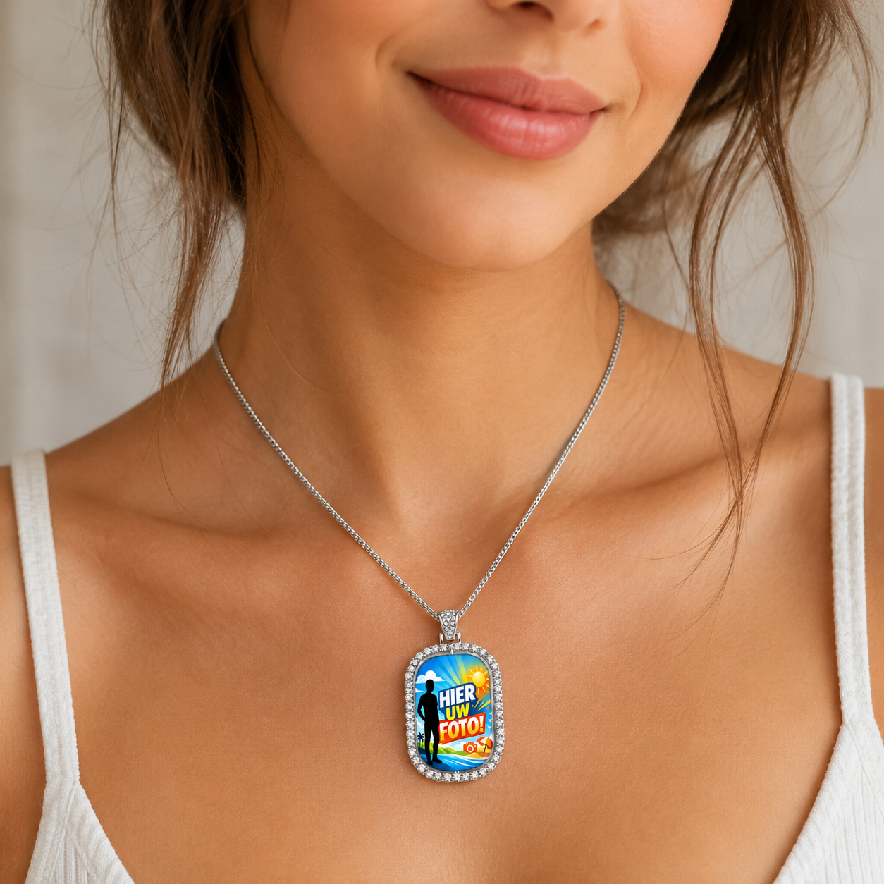 Gepersonaliseerde Halsketting met Foto – Draaibare Fotohanger met Dubbelzijdige Fotoprint – Roterende Ketting met Foto – Zilverkleurige Hanger met Strassrand – Persoonlijk Cadeau voor Haar en Hem