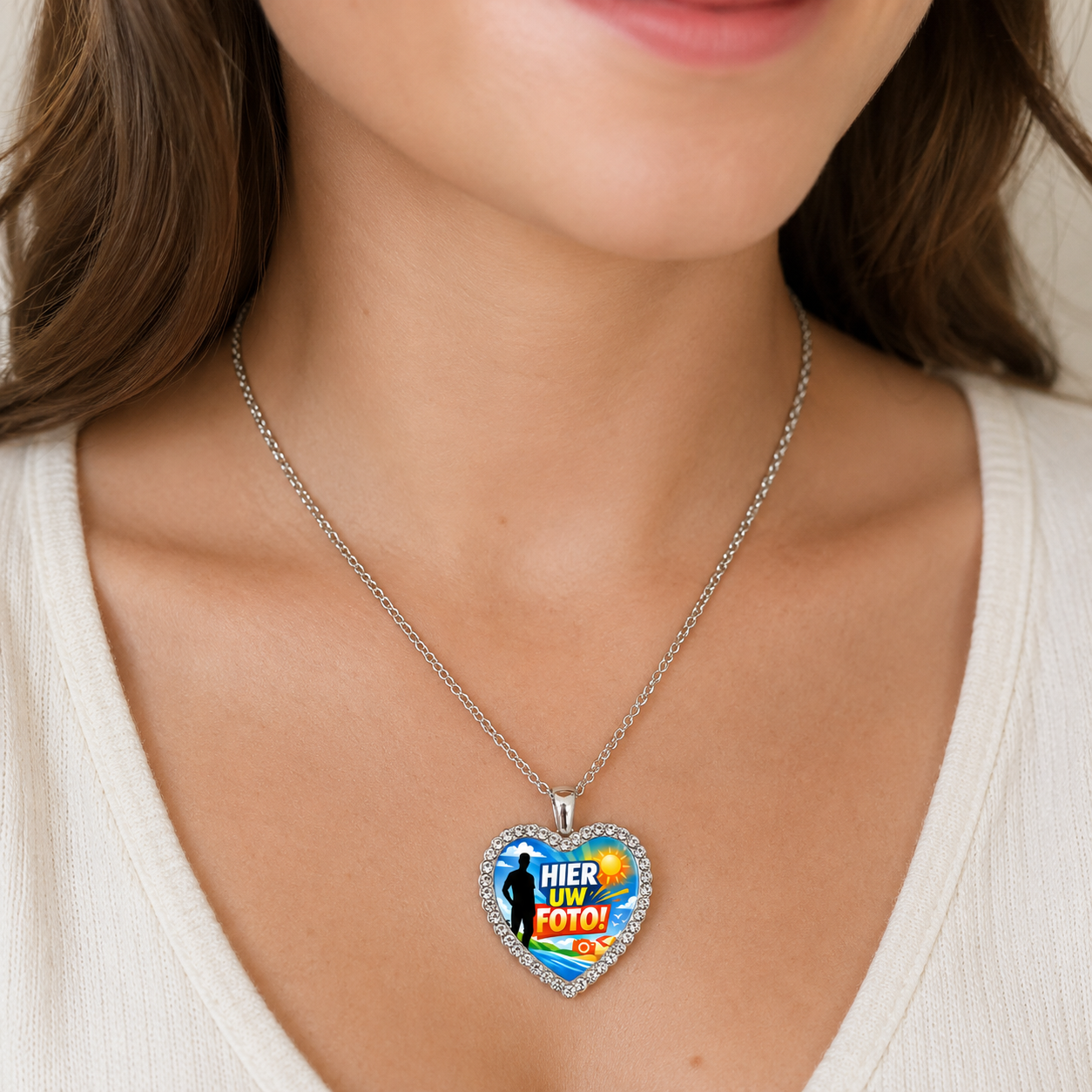 Gepersonaliseerde Hart Halsketting met Foto en Gravure – Zilverkleurige Ketting met Hartvormige Hanger – Fotoprint op Voorzijde en Naamgravure op Achterzijde – Persoonlijk Cadeau voor Haar en Hem