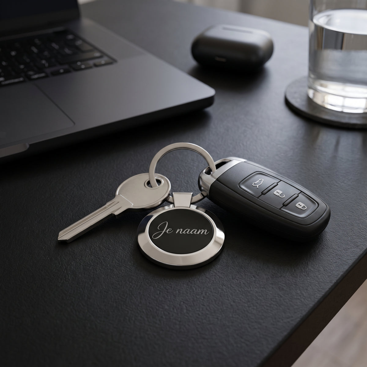 Gepersonaliseerde Sleutelhanger met Naam – Ronde Metalen Sleutelhanger – Zwart/Zilverkleurig – Gravure Voor- en Achterkant – Contactgegevens – 35 mm – Autosleutelhanger – Persoonlijk Cadeau