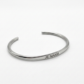 Armband met gravure zilverkleurig - open cuff bangle - RVS - verstelbaar