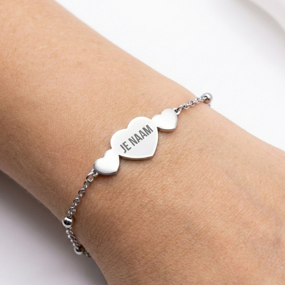 Armband met gravure en 3 hartjes - zilverkleurig - verstelbaar - roestvrij staal