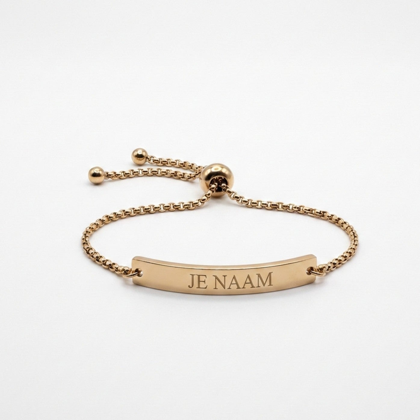 Verstelbare armband met gravure goudkleurig - gebogen rechthoekige graveerplaat - gepersonaliseerd