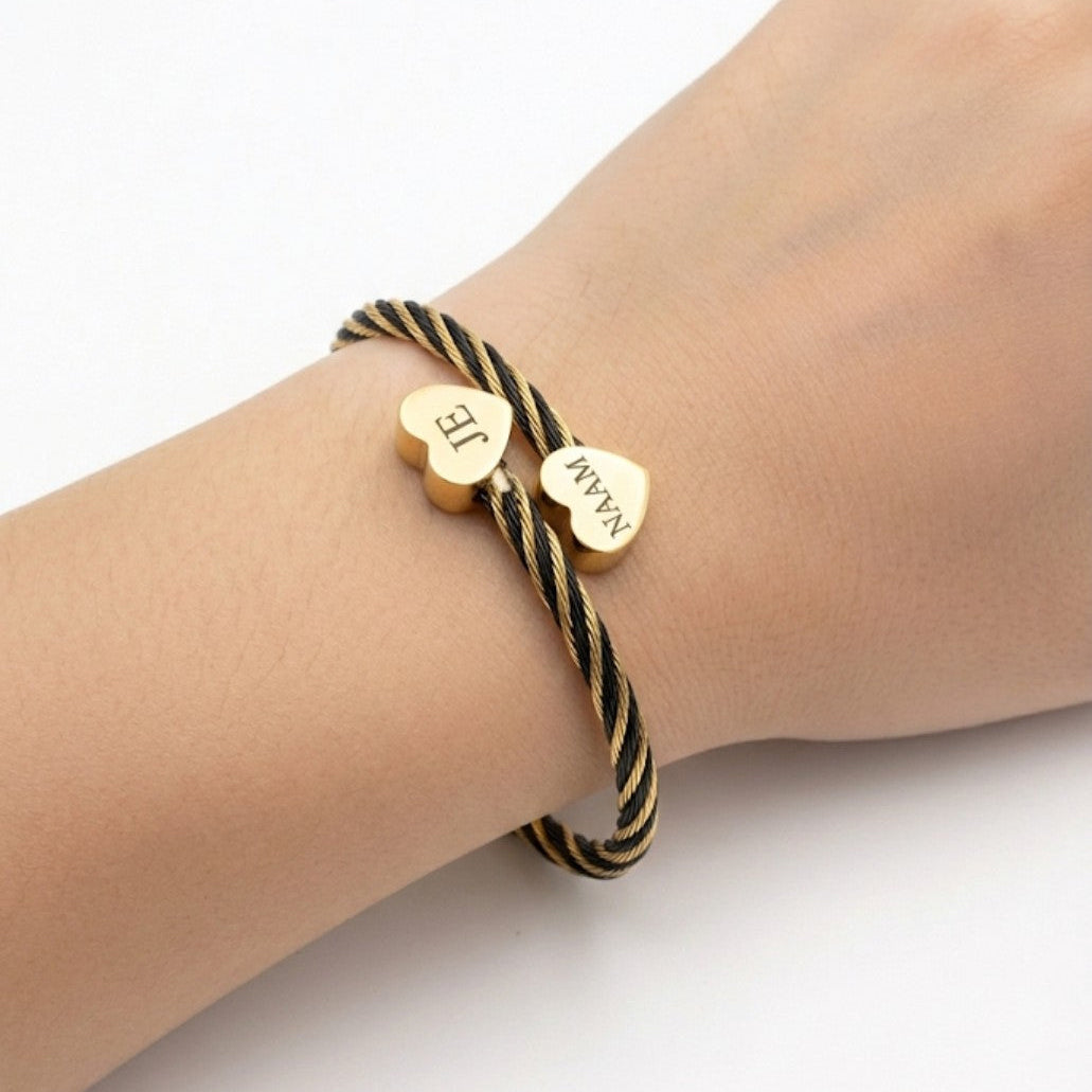 Armband met gravure zwart-goud - kabelarmband - 2 hartjes - verstelbaar - RVS